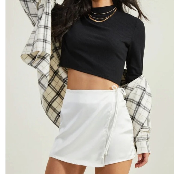 Altar’d State Emmy Wrap Skort - Picture 1 of 8